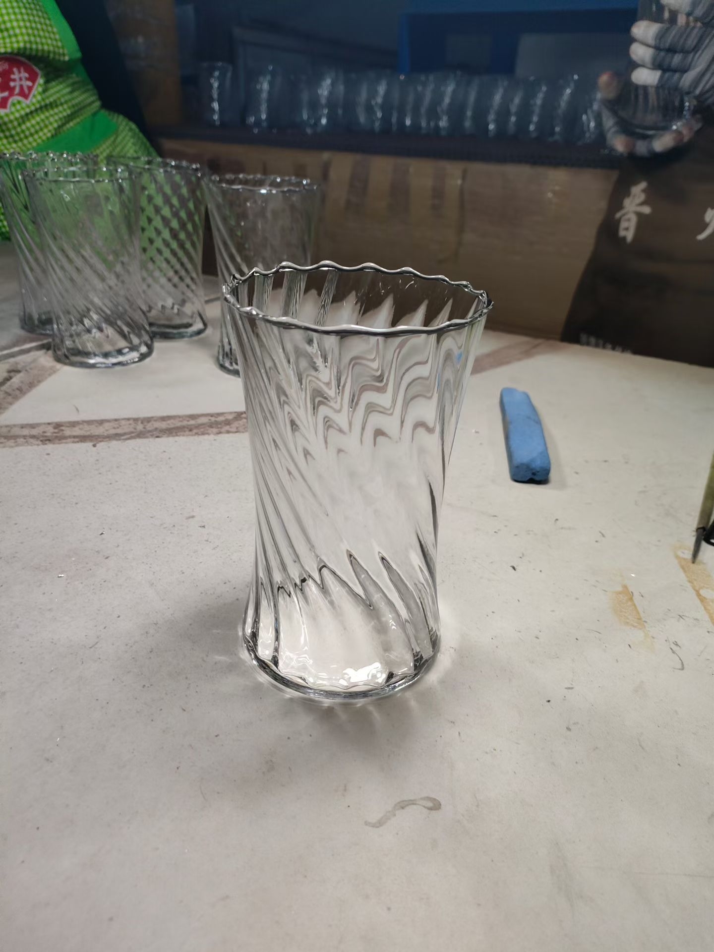 wholesale glass vases - spiral texture body and wavy rim detail